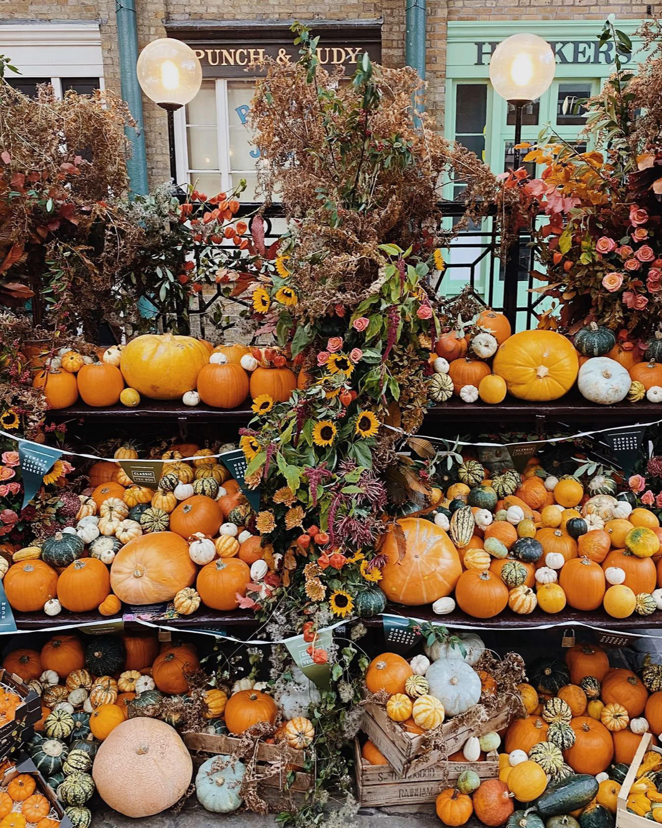 VISIT LONDON - The Covent Garden Pumpkin Market returns this spooky season