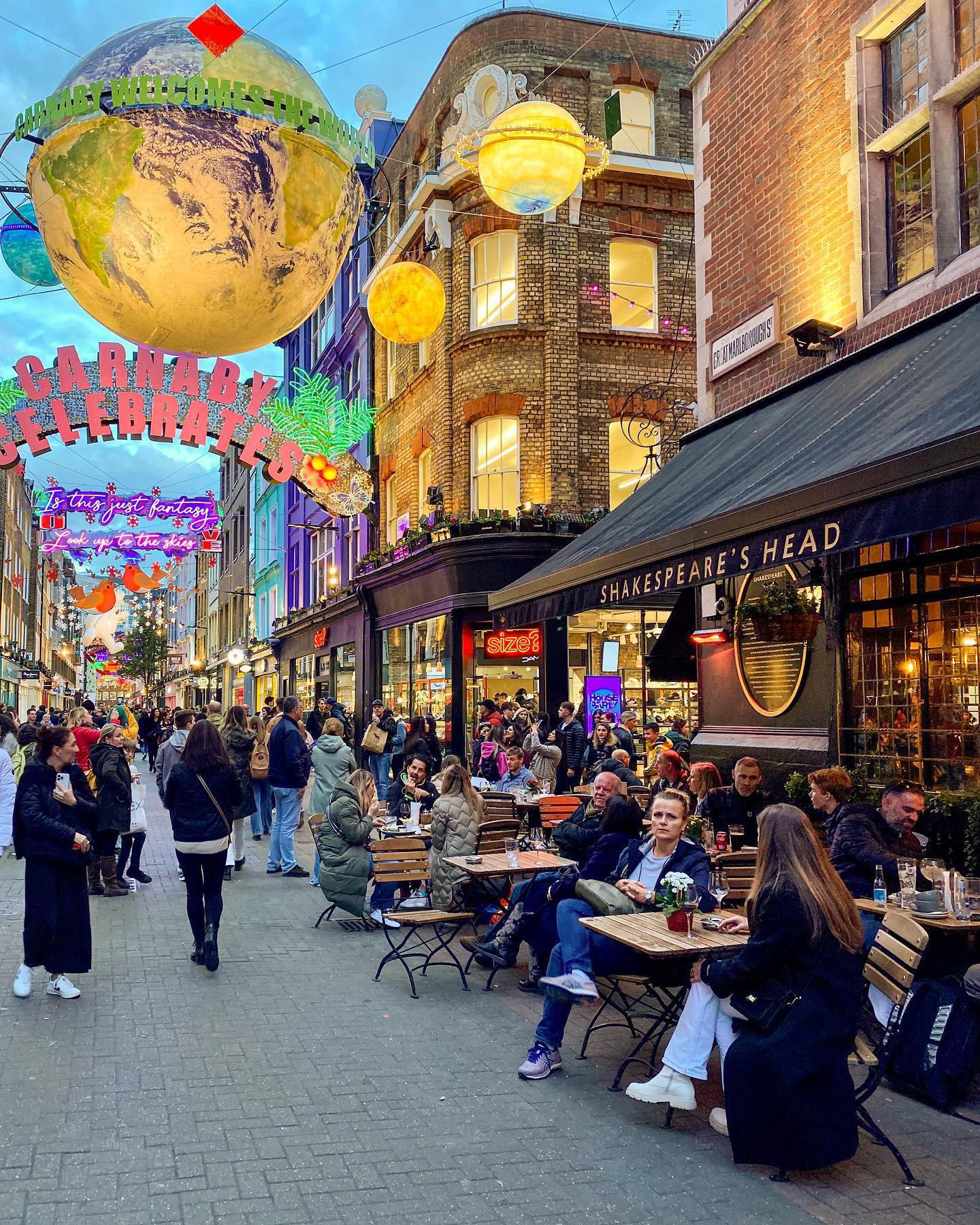 VISIT LONDON - The magic of Carnaby Street