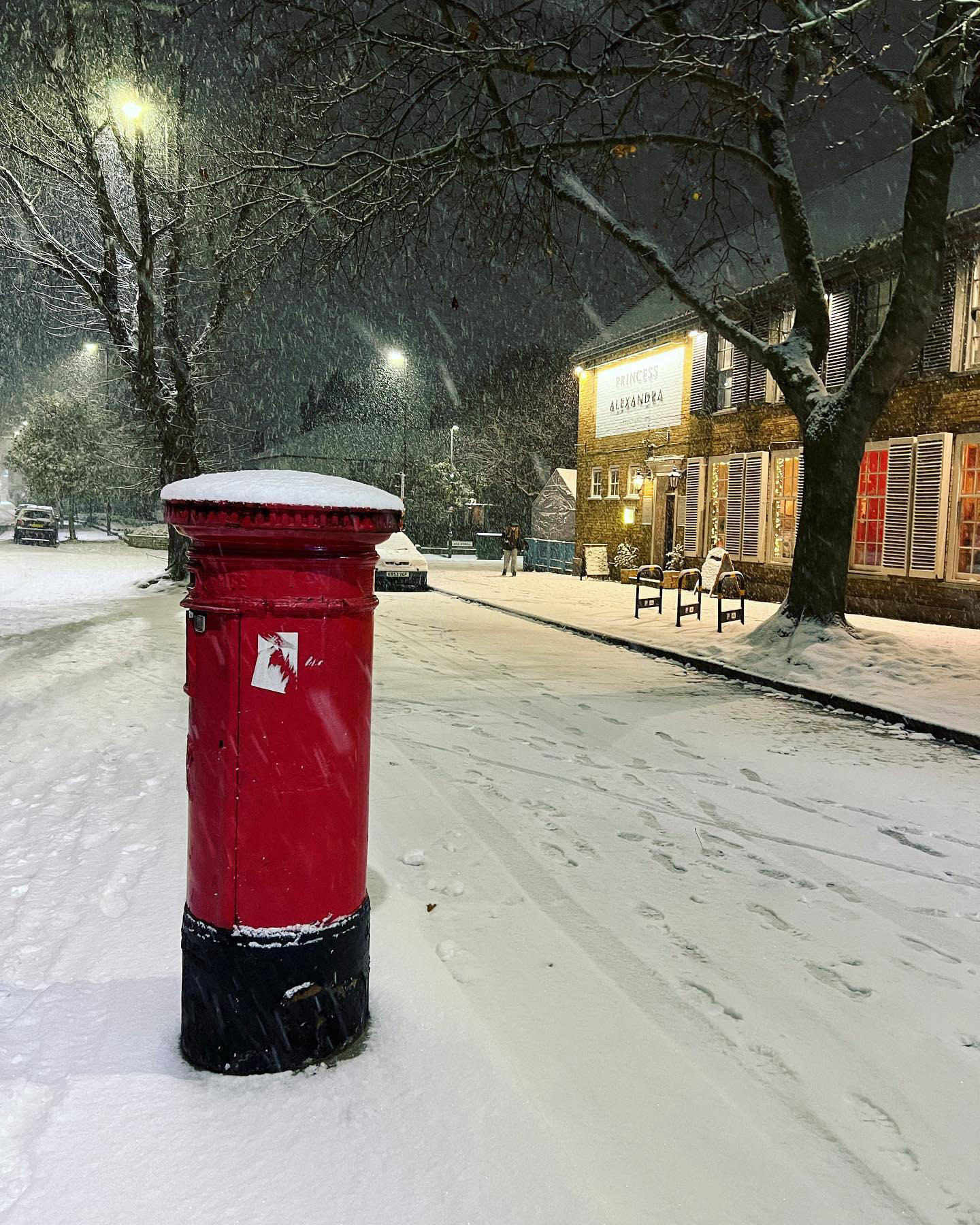 image  1 London Babi! 🇬🇧 - Let it snow