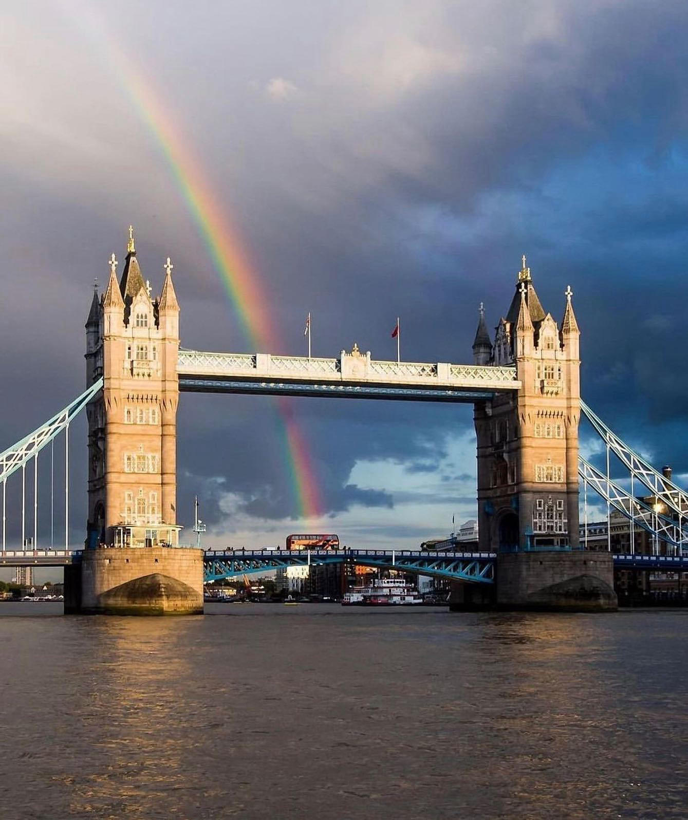 London Unexpected - Somewhere over the rainbow…