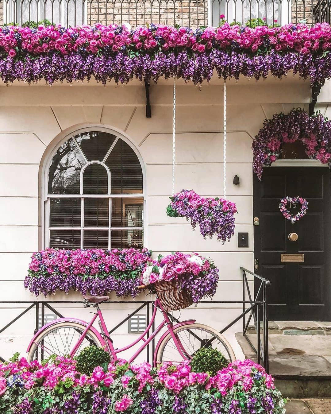 image  1 London Vacations - Surely the most Instagrammable house in London
