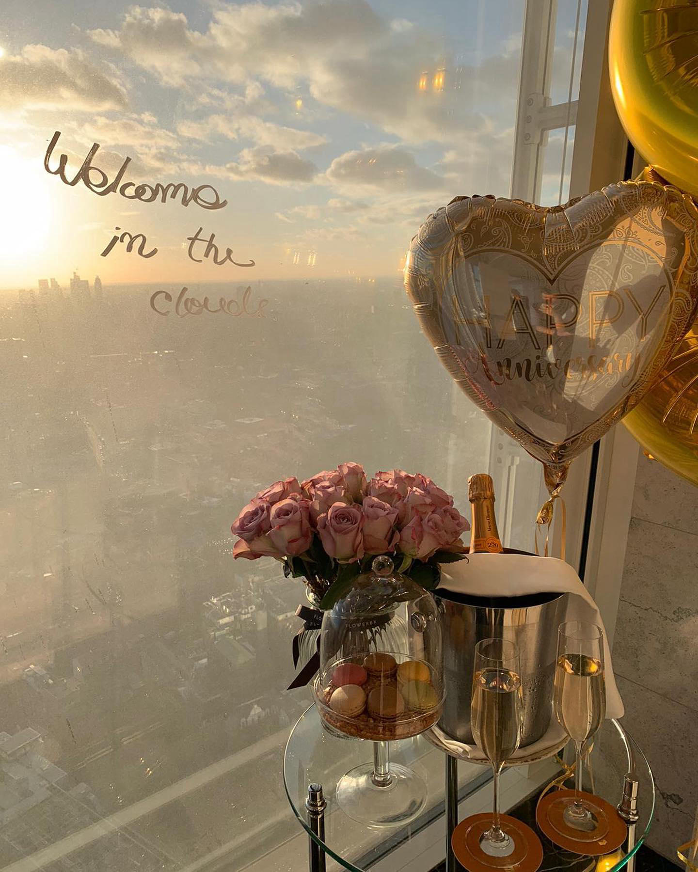 image  1 With romance budding as Valentine’s Weekend approaches, Shangri-La The Shard, London is offering new